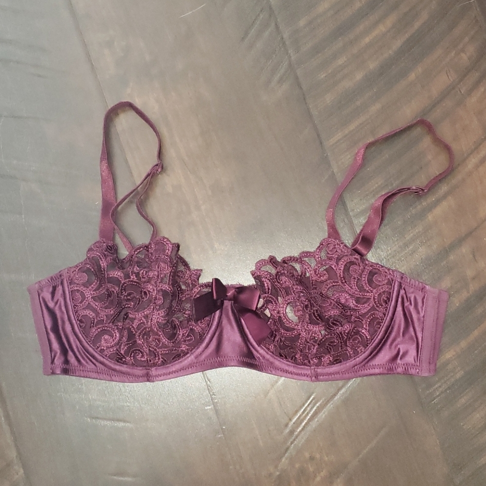 Unlined Victoria Secret 34b Bra